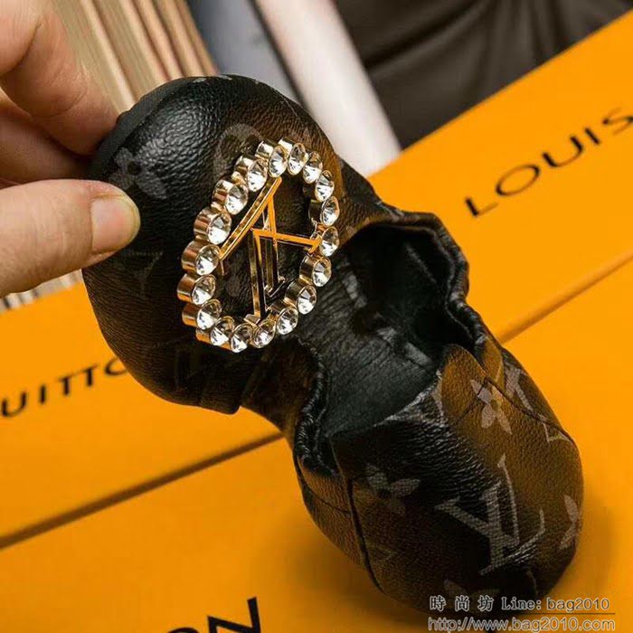 LV路易威登 2018新款 國外專櫃同步 3D印花面 新款平底單鞋  ljl1341